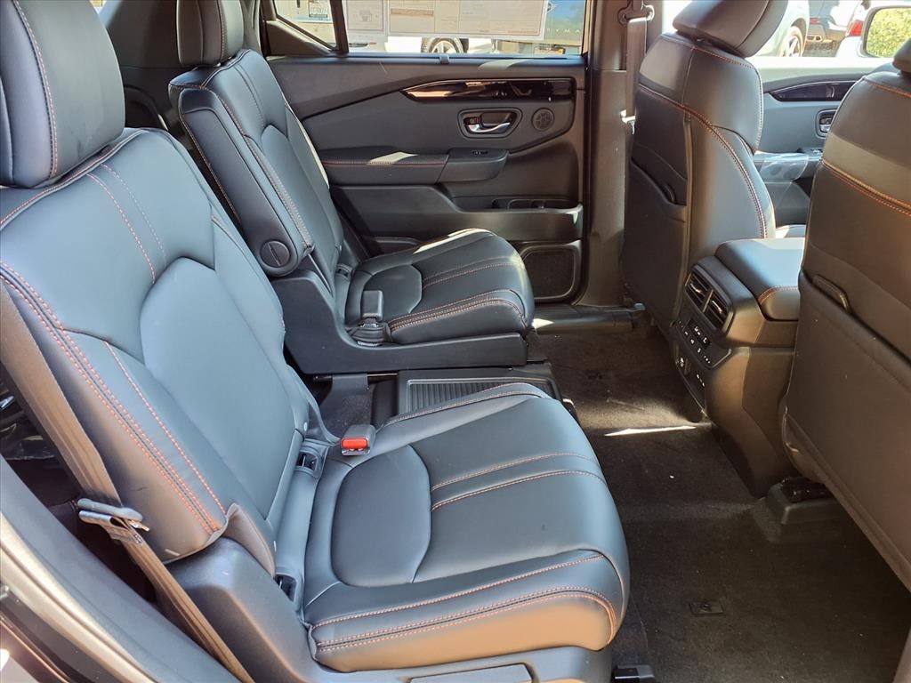 Thumbnail: 2025 Honda Pilot - 15