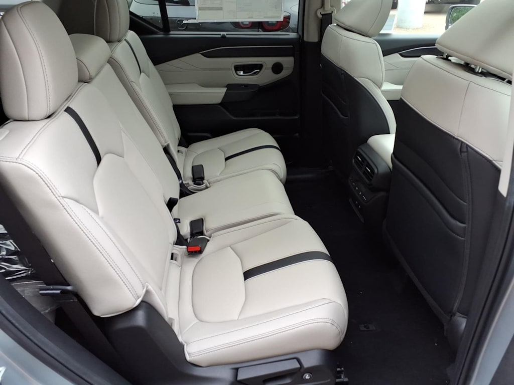 Thumbnail: 2026 Honda Pilot - 15