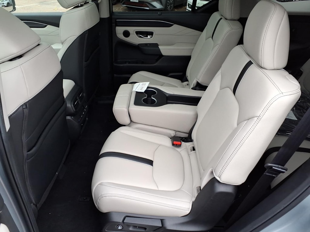 Thumbnail: 2026 Honda Pilot - 8