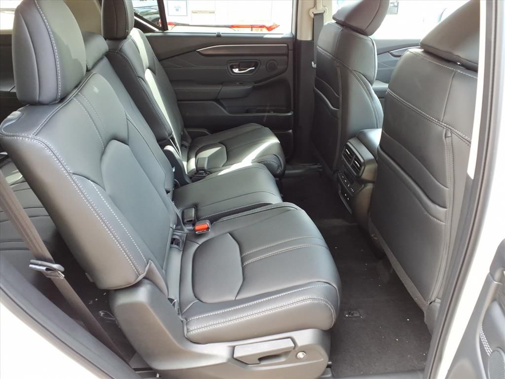 Thumbnail: 2026 Honda Pilot - 15