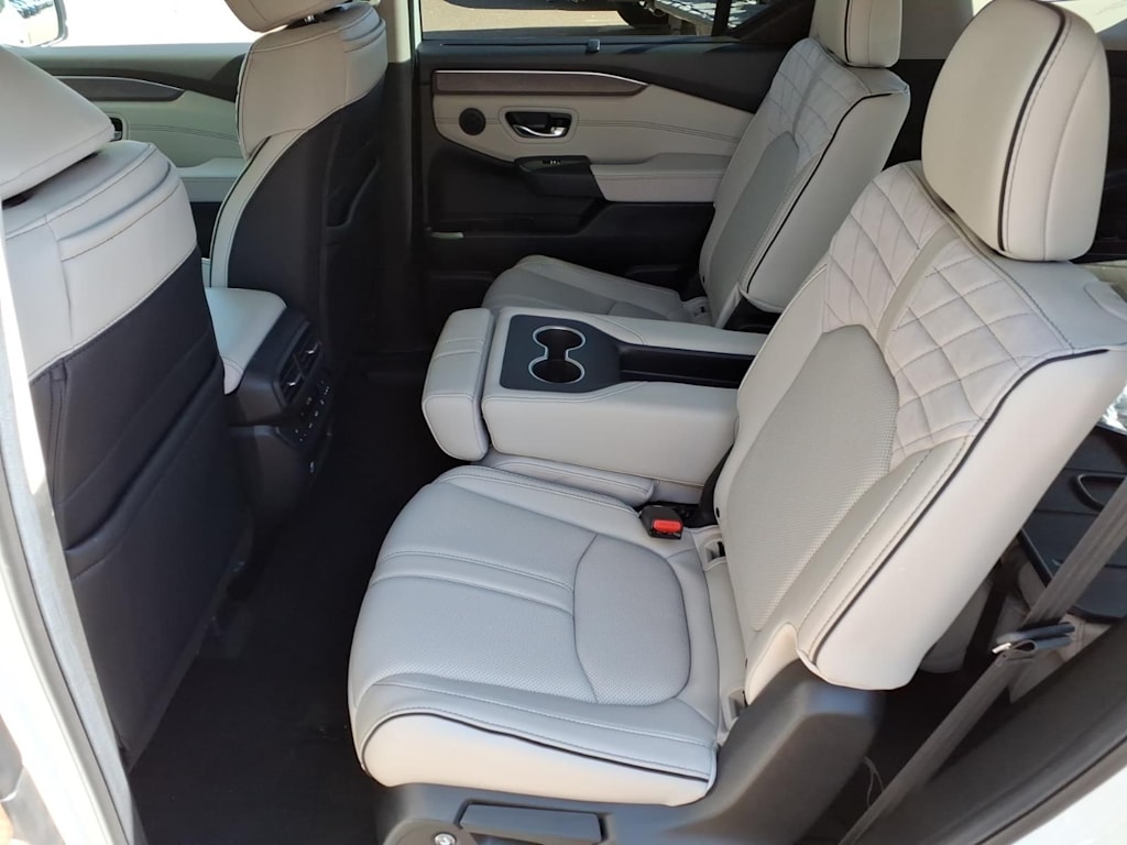 Thumbnail: 2026 Honda Pilot - 8