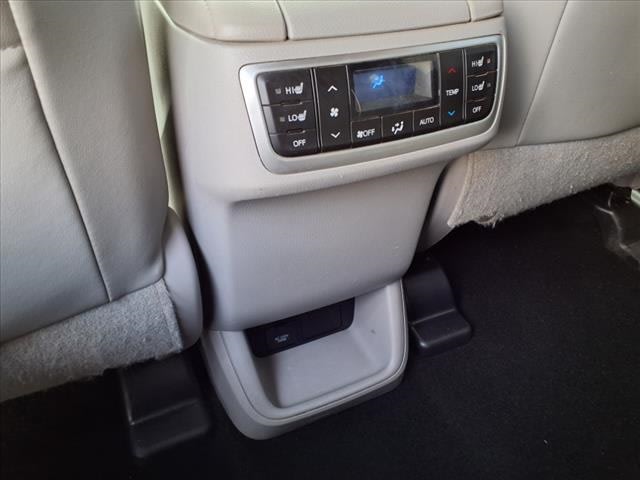 2016 Toyota Highlander Limited 16