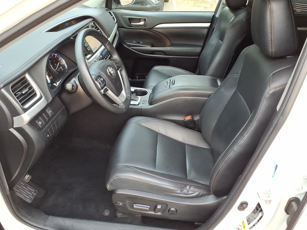 Thumbnail: 2019 Toyota Highlander - 7