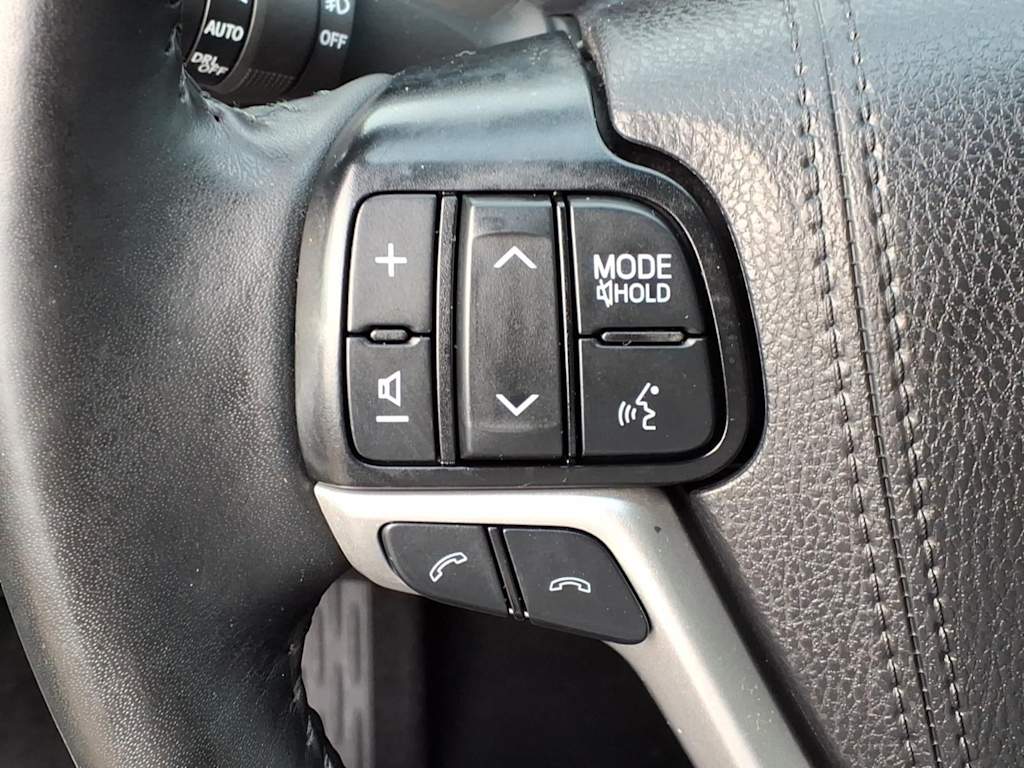 Thumbnail: 2019 Toyota Highlander - 20