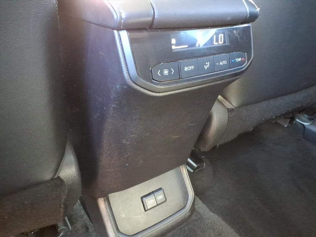 Thumbnail: 2023 Toyota Highlander - 16