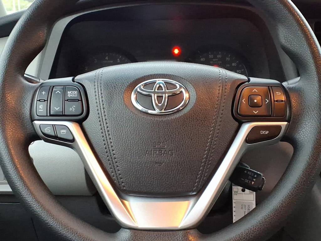 Thumbnail: 2017 Toyota Sienna - 20