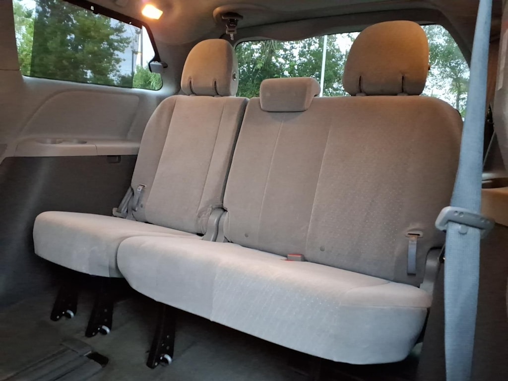 Thumbnail: 2017 Toyota Sienna - 15