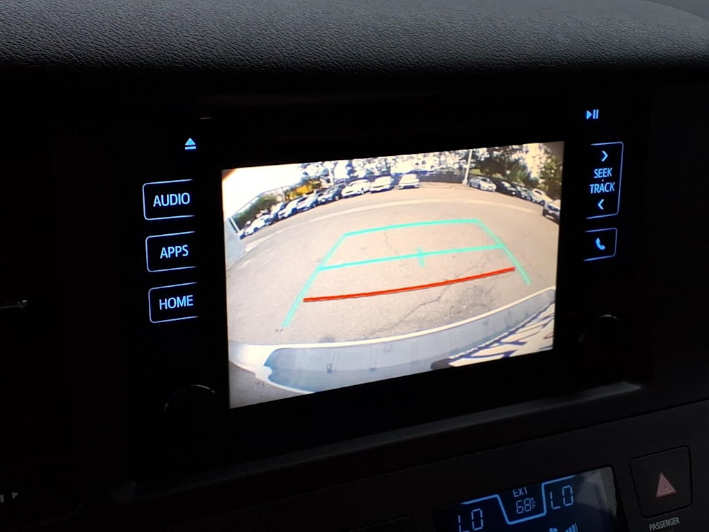 Thumbnail: 2017 Toyota Sienna - 23