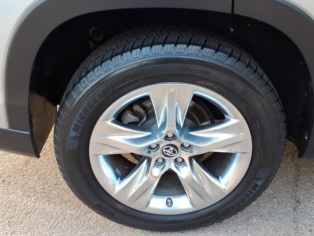 Thumbnail: 2019 Toyota Highlander - 6