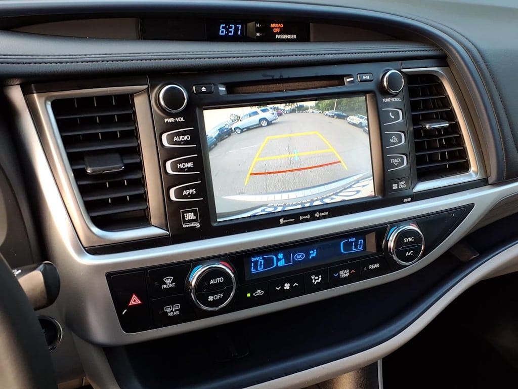 Thumbnail: 2019 Toyota Highlander - 22