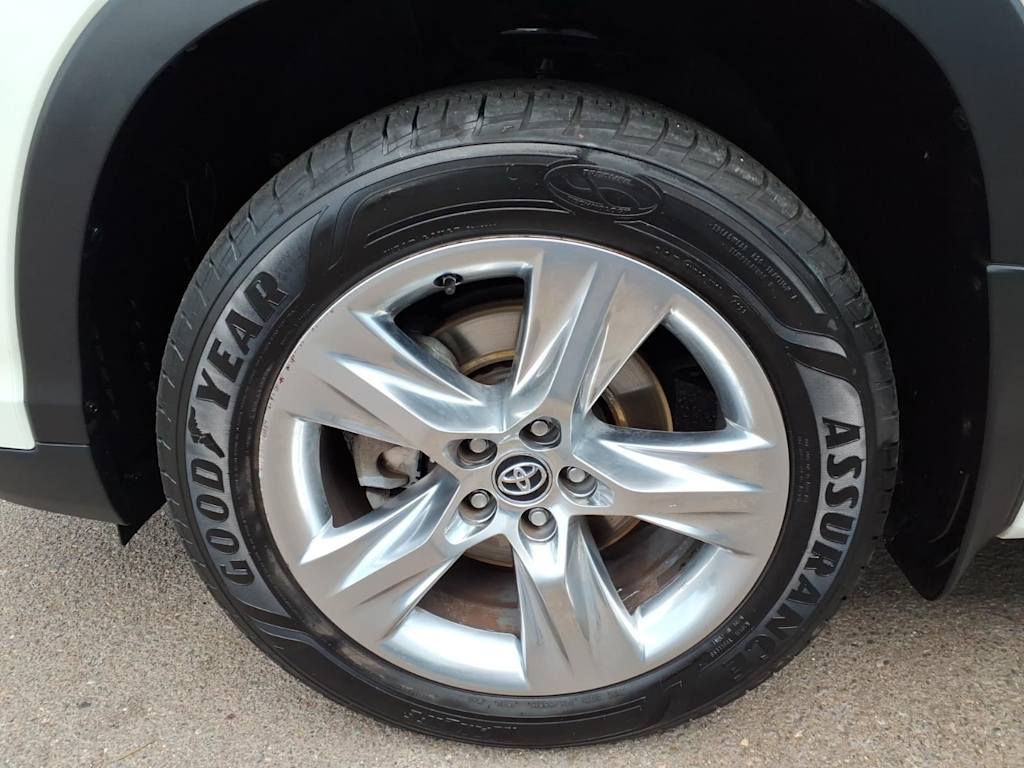 Thumbnail: 2019 Toyota Highlander - 6
