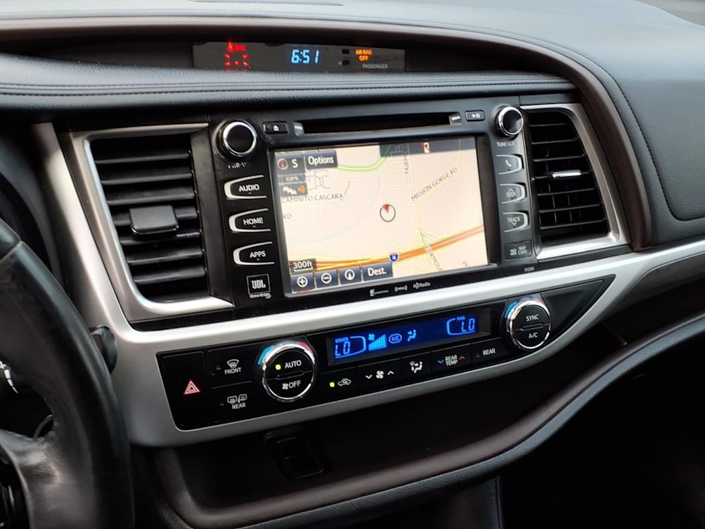 Thumbnail: 2019 Toyota Highlander - 9