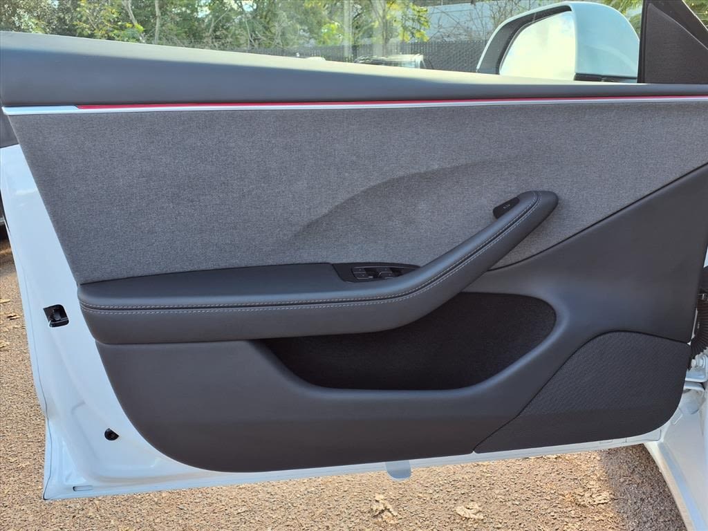 Thumbnail: 2025 Tesla Model 3 - 18