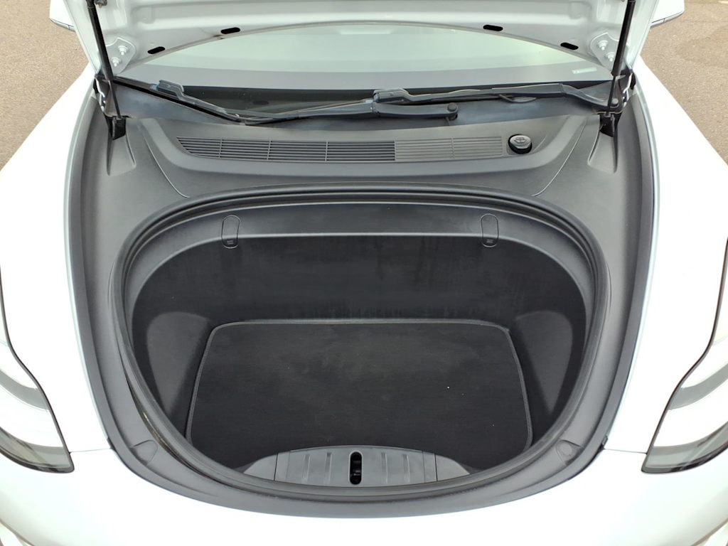 Thumbnail: 2019 Tesla Model 3 - 14
