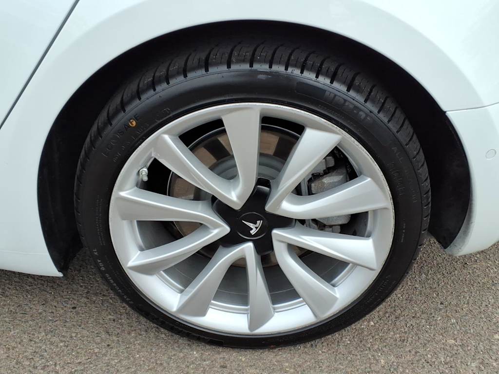 Thumbnail: 2019 Tesla Model 3 - 7