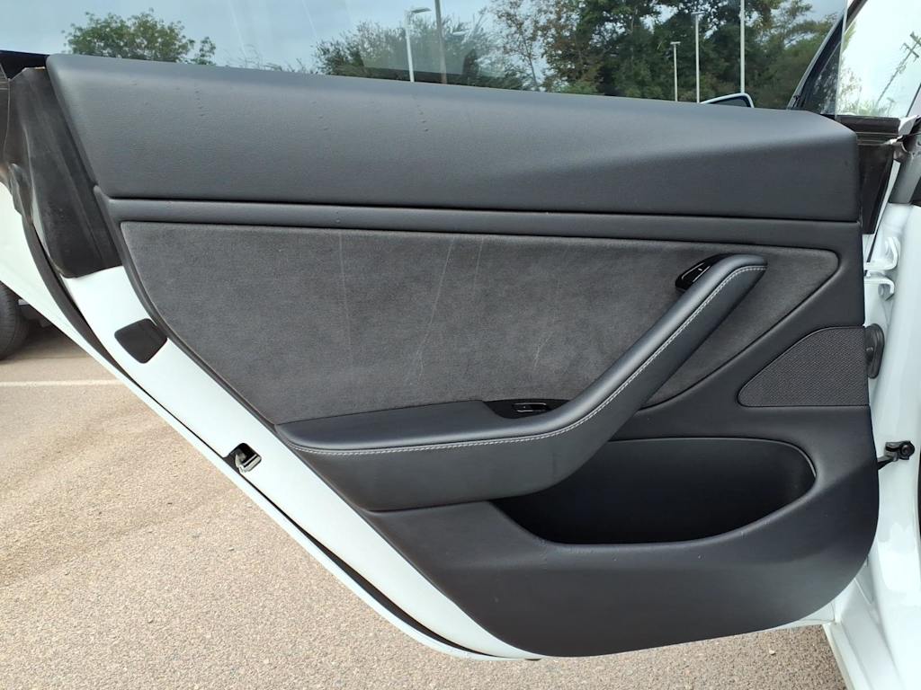 Thumbnail: 2019 Tesla Model 3 - 17