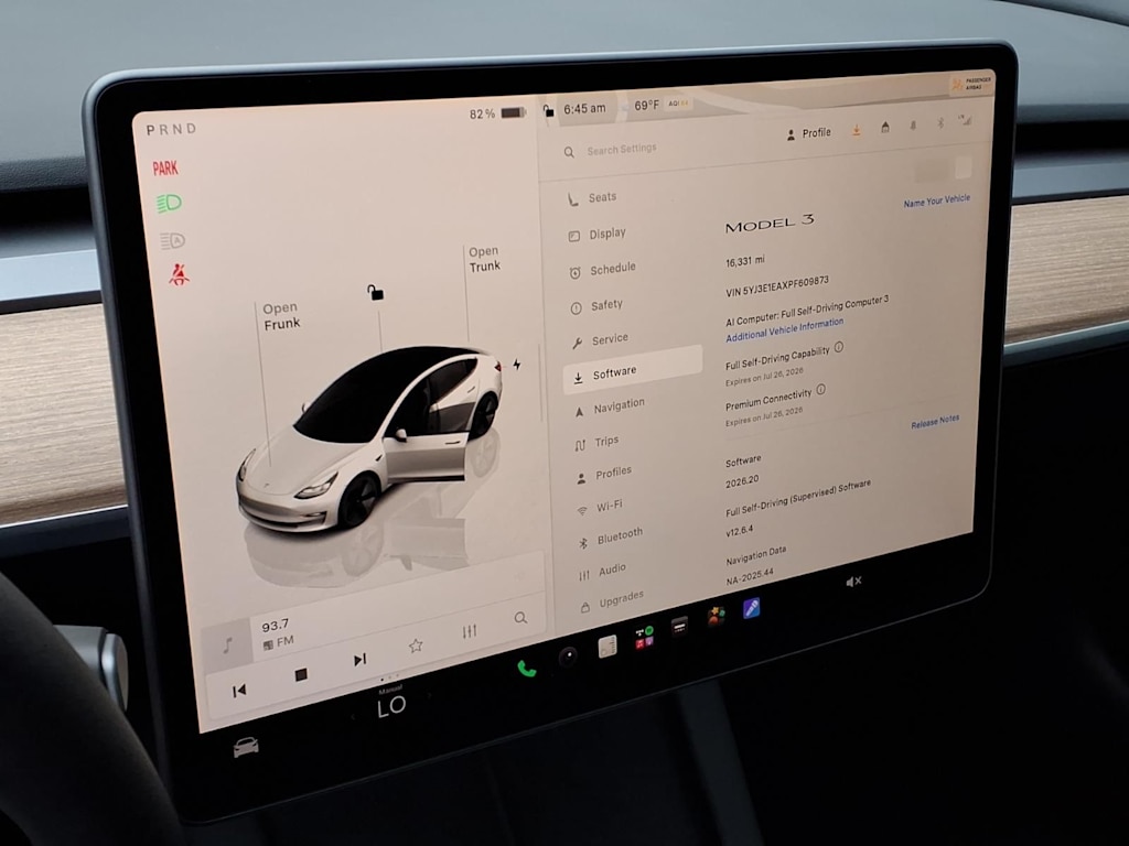 Thumbnail: 2023 Tesla Model 3 - 10