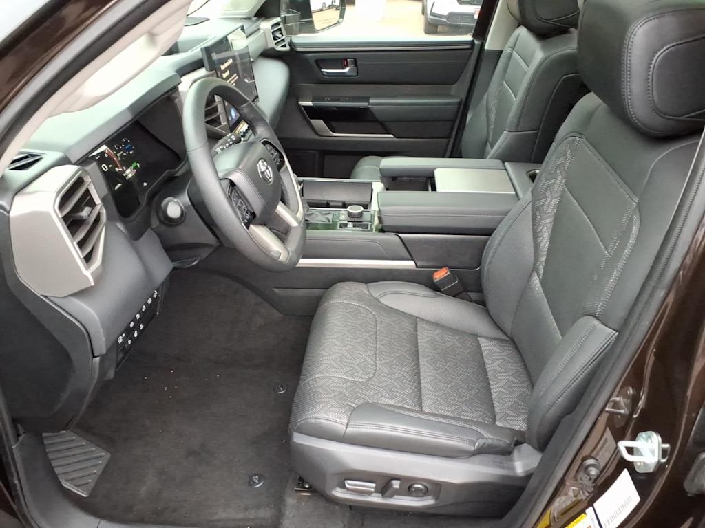 Thumbnail: 2023 Toyota Sequoia - 7