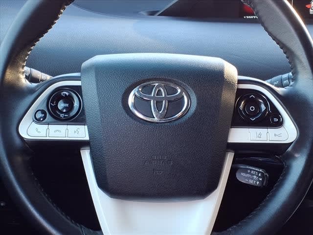 2018 Toyota Prius Three Touring 18