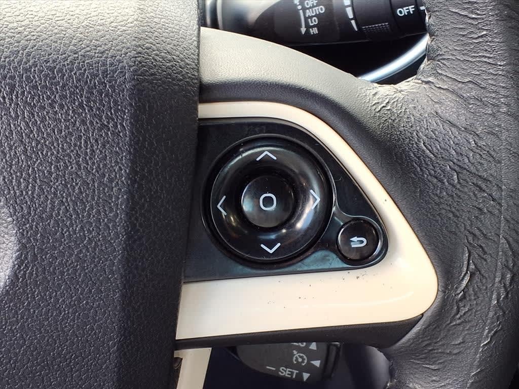 Thumbnail: 2016 Toyota Prius - 21