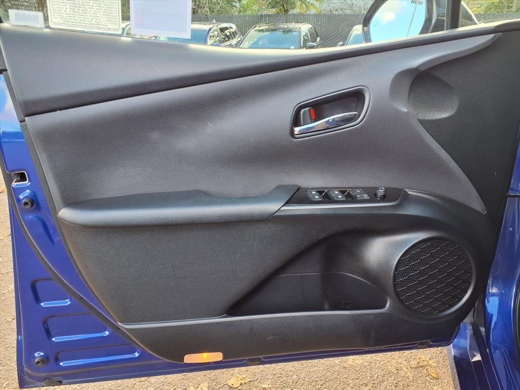 Thumbnail: 2016 Toyota Prius - 17