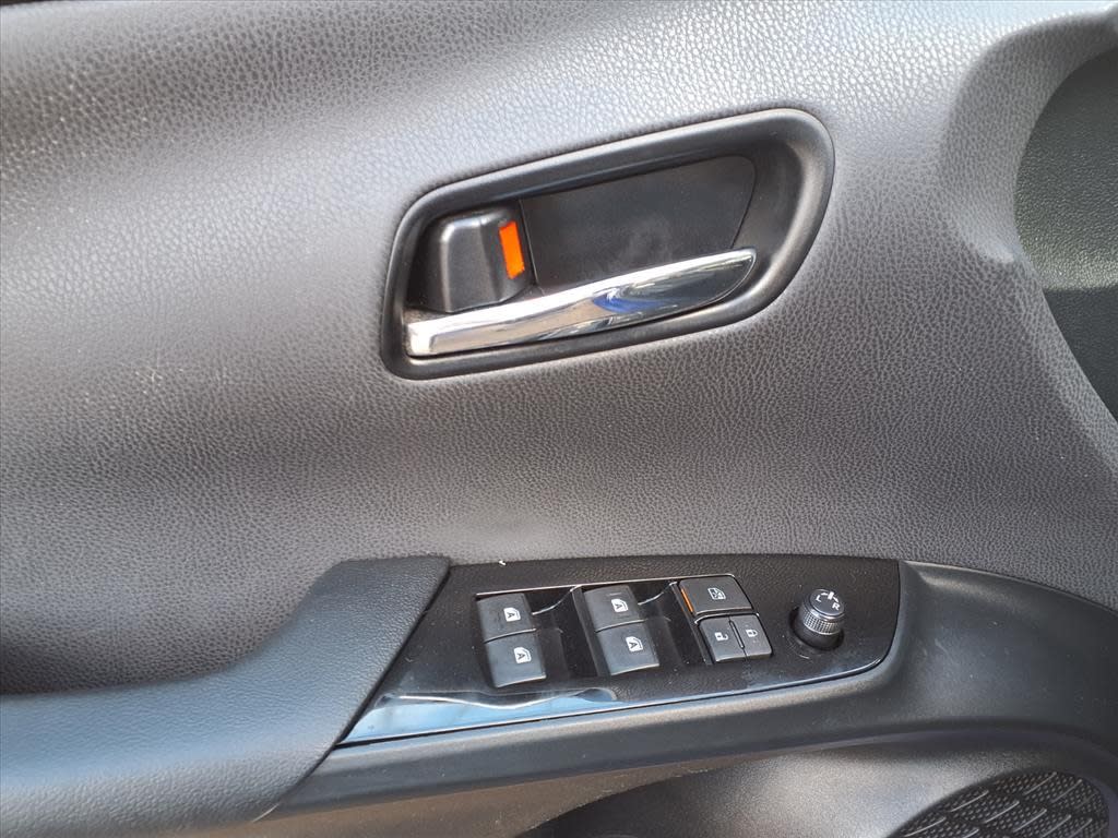 Thumbnail: 2016 Toyota Prius - 18