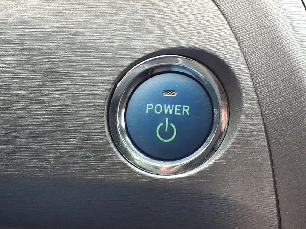 Thumbnail: 2012 Toyota Prius - 24