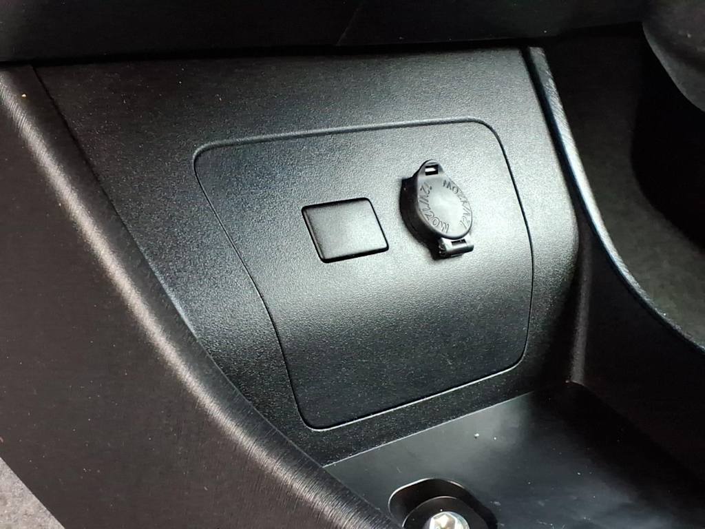 Thumbnail: 2012 Toyota Prius - 23