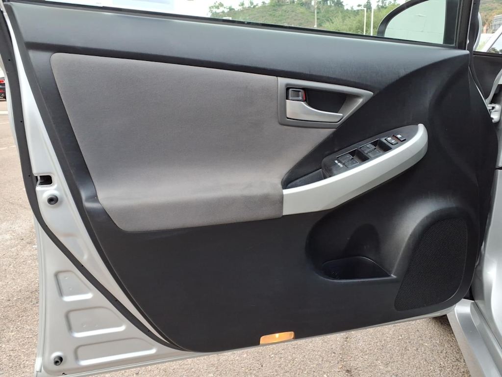 Thumbnail: 2012 Toyota Prius - 16