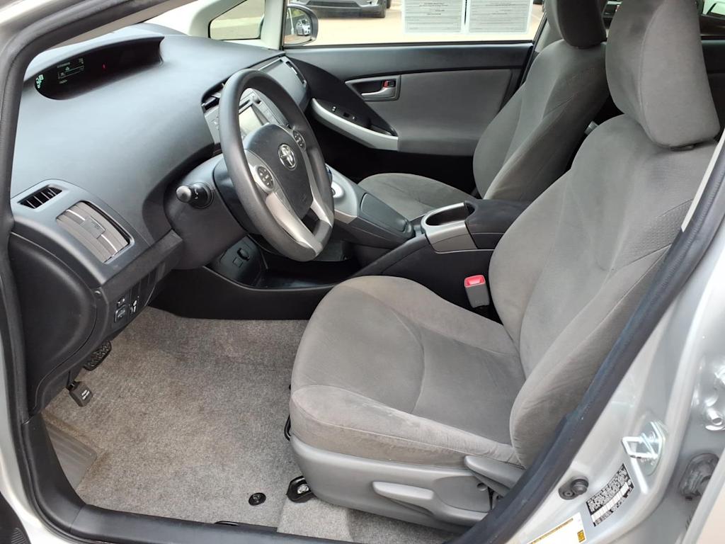 Thumbnail: 2012 Toyota Prius - 9