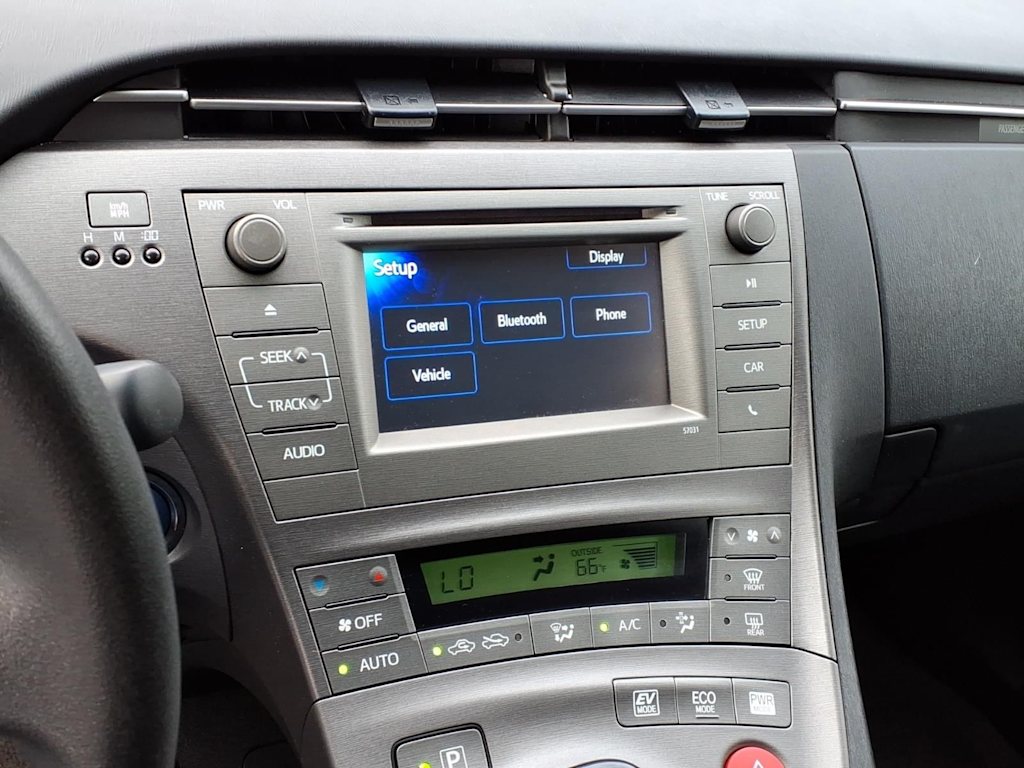 Thumbnail: 2012 Toyota Prius - 11