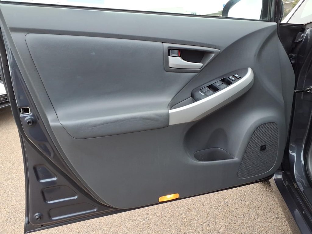 Thumbnail: 2011 Toyota Prius - 15