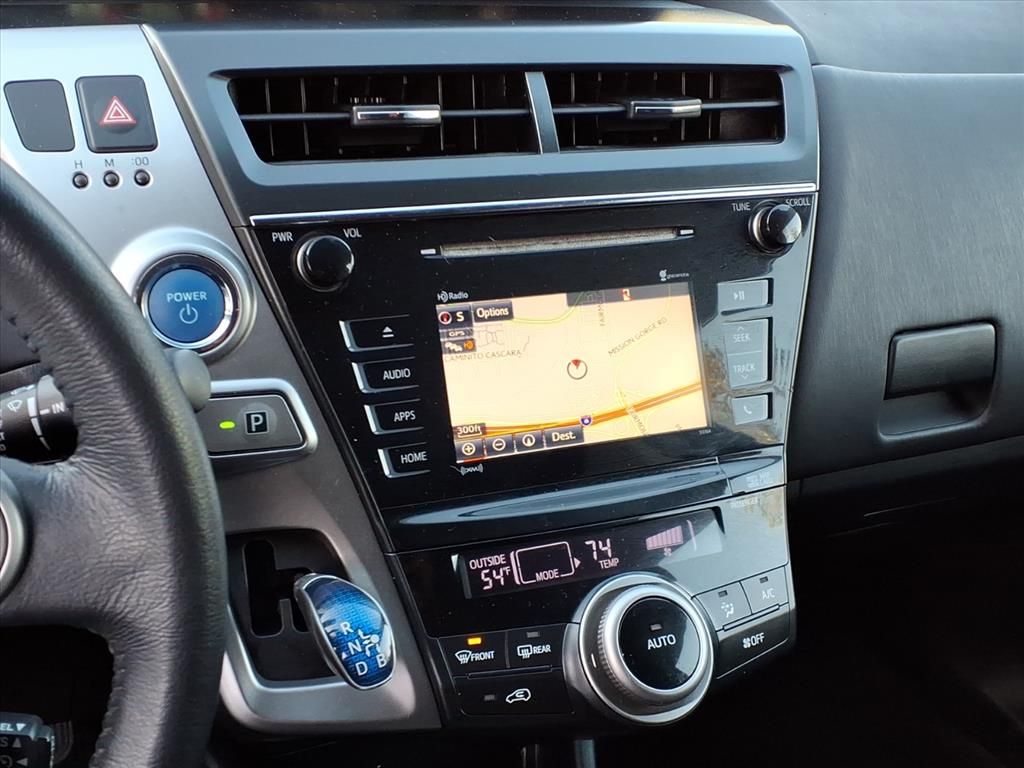 Thumbnail: 2017 Toyota Prius v - 21