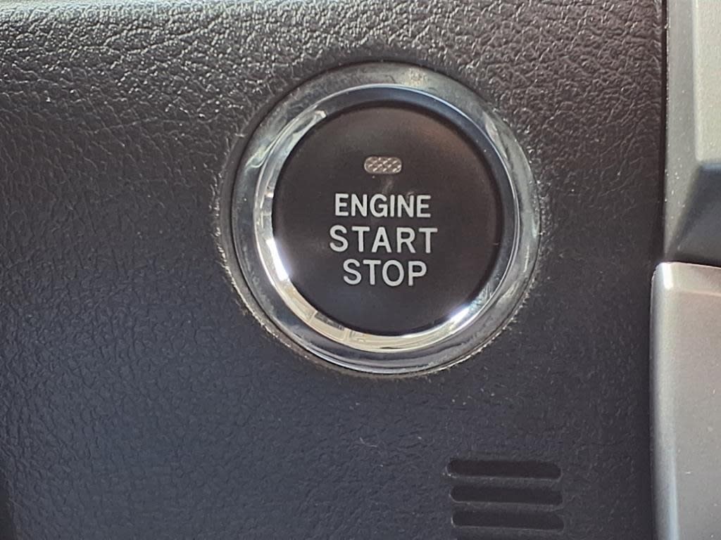 Thumbnail: 2017 Toyota 4Runner - 24