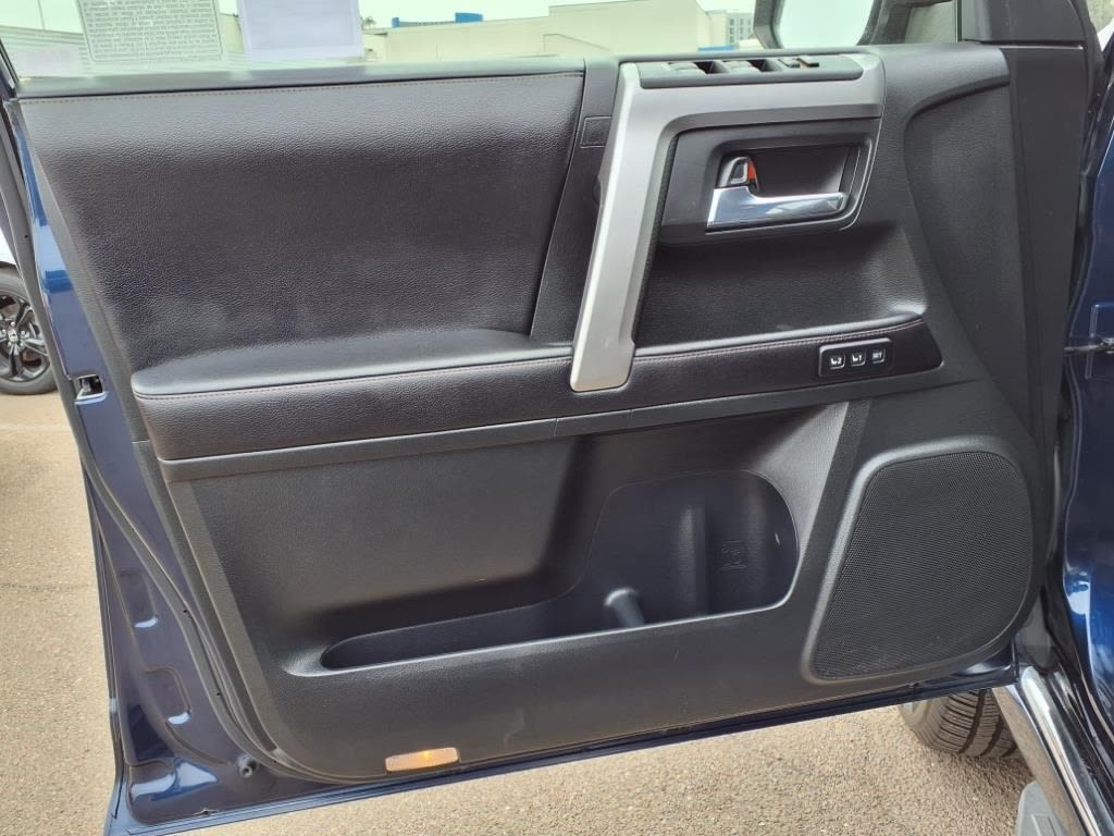 Thumbnail: 2017 Toyota 4Runner - 17