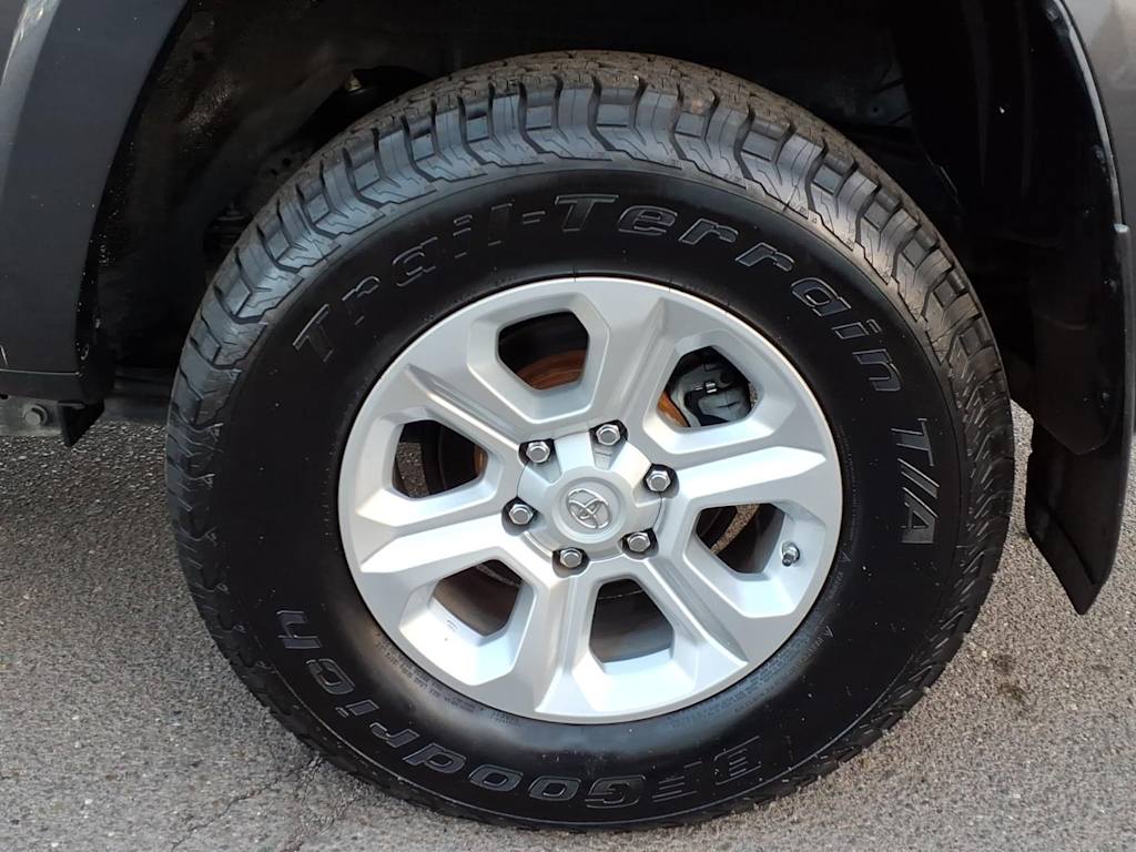 Thumbnail: 2016 Toyota 4Runner - 6