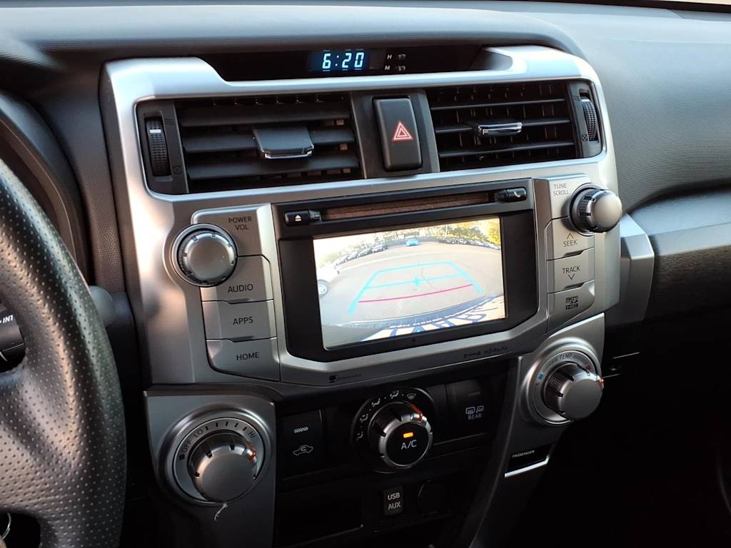 Thumbnail: 2016 Toyota 4Runner - 21