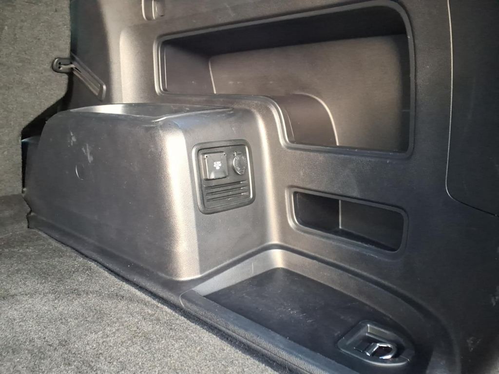 Thumbnail: 2016 Toyota 4Runner - 10