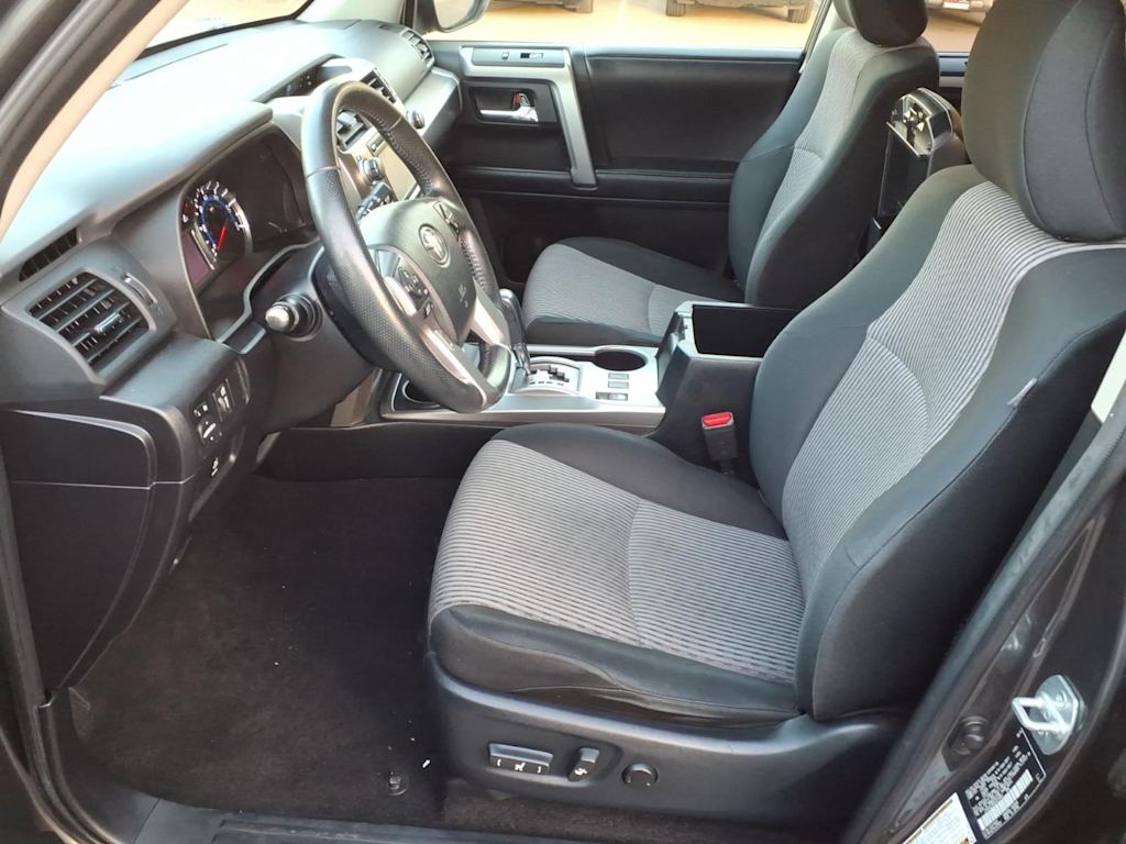 Thumbnail: 2016 Toyota 4Runner - 7