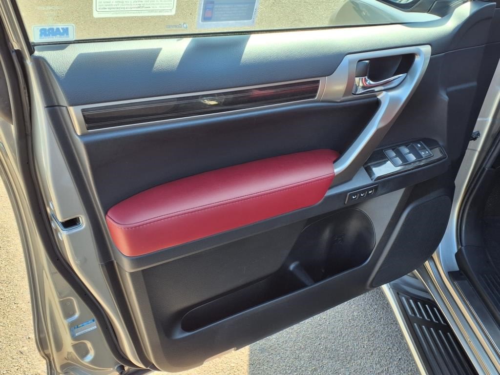 Thumbnail: 2021 Lexus GX - 17