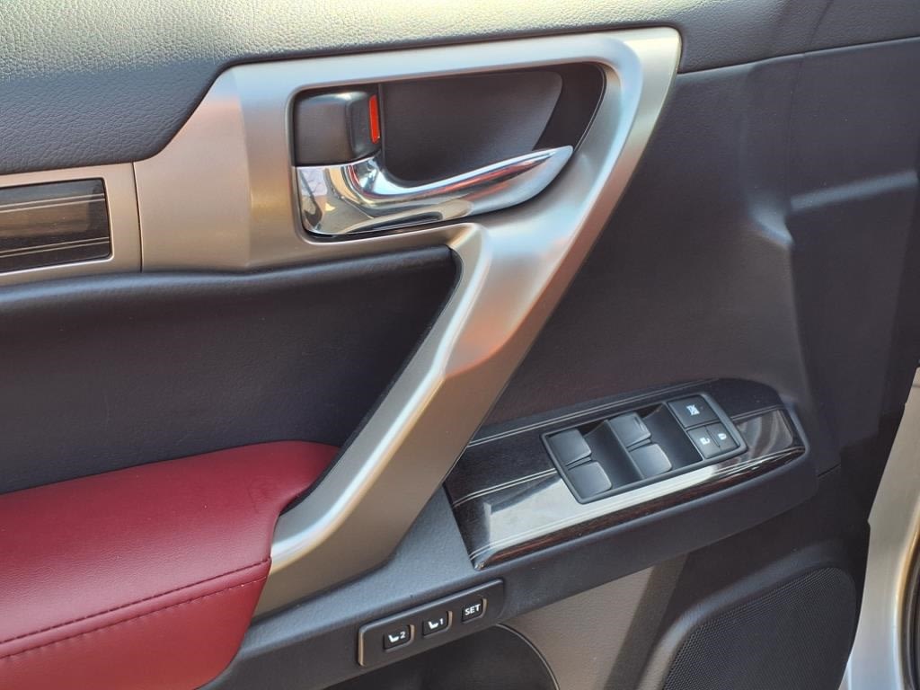 Thumbnail: 2021 Lexus GX - 18