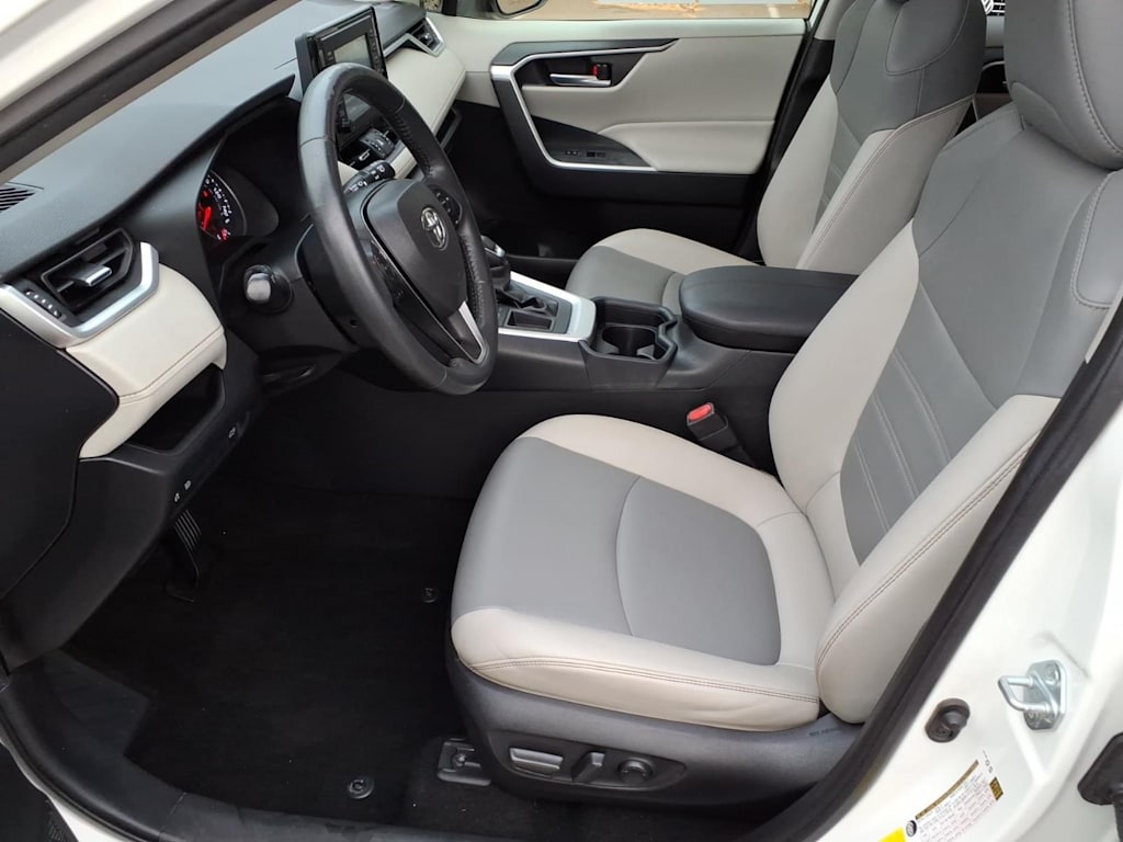 Thumbnail: 2020 Toyota RAV4 - 8