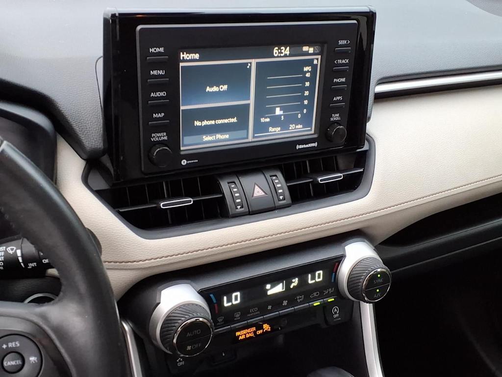 Thumbnail: 2020 Toyota RAV4 - 10
