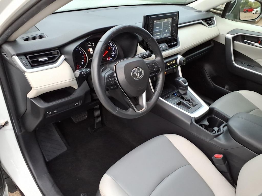 Thumbnail: 2020 Toyota RAV4 - 7