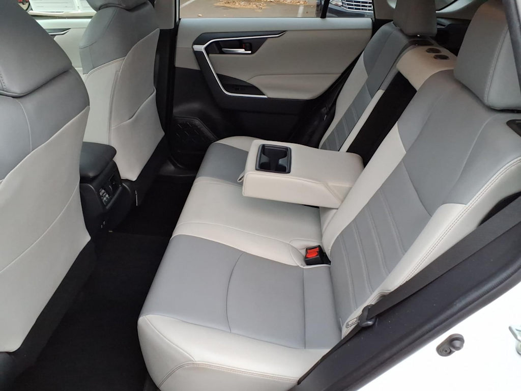Thumbnail: 2020 Toyota RAV4 - 9