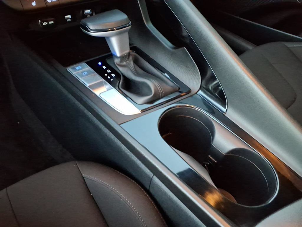 Thumbnail: 2022 Hyundai Elantra - 11