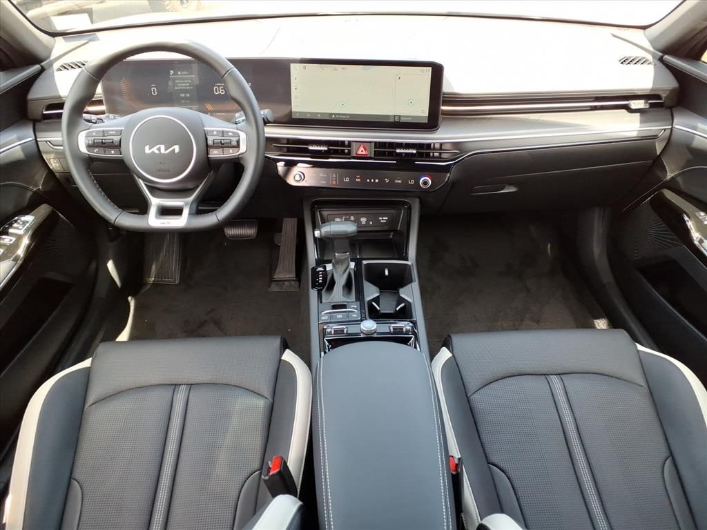Thumbnail: 2025 Kia K5 - 2