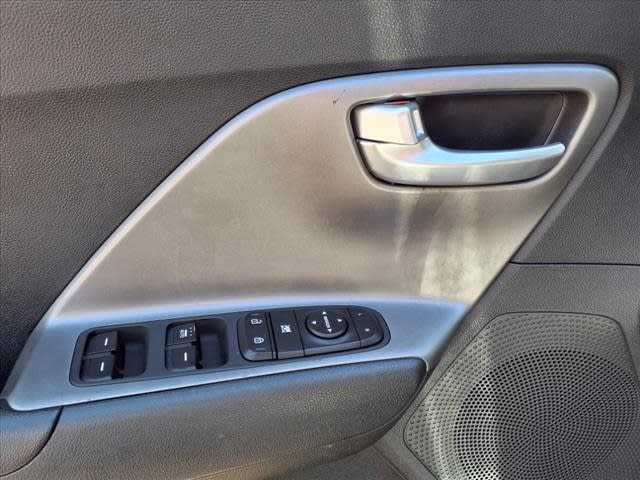 2022 Kia Niro LX 20