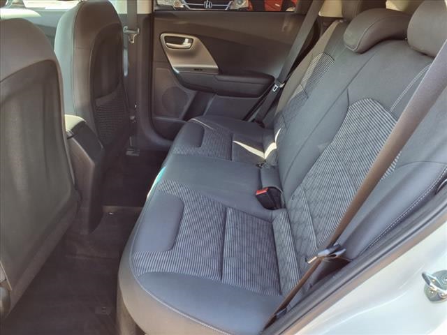 2022 Kia Niro LX 9