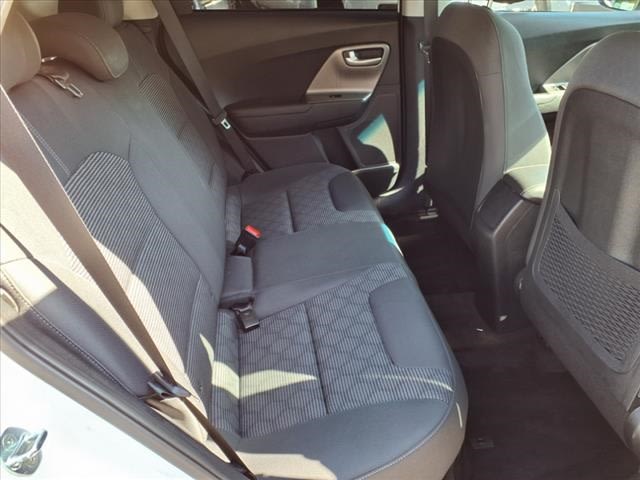 2022 Kia Niro LX 18